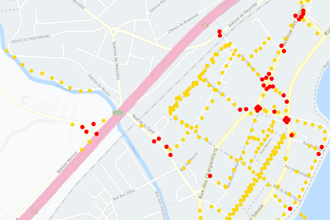 Les lampadaires (les points en jaune sur la carte) seront éteints entre 20h30 et 21h30 le samedi 23 mars. Les points en rouge  sont les passages piétons où les lampadaires restent allumés.